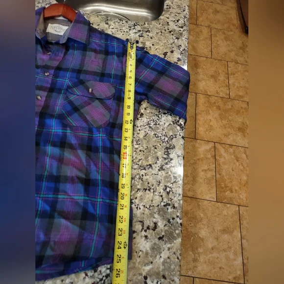 Vintage PNW north west territory purple and black fannel - Picture 5 of 5